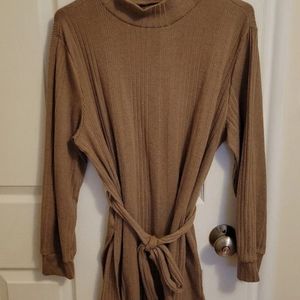 SHEIN "Clasi Plus Mock Neck Split Hem Belted Tee" - 1X